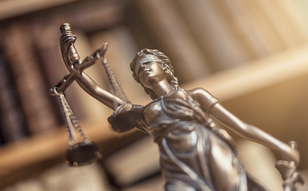 Statue-of-justice-closeup